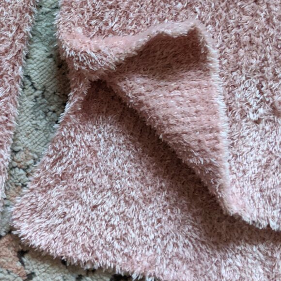 Ellen Tracy Blush Pink Fuzzy Sweater | XS | Crewneck | Cozy & Soft Pullover - Picture 6 of 7